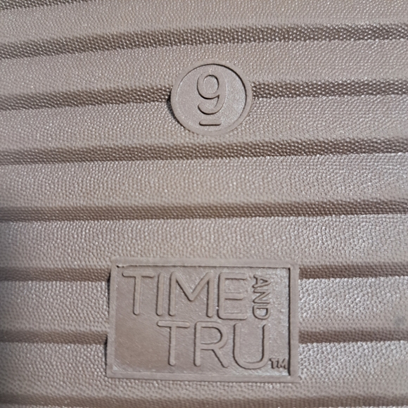 Time and Tru Women's Slip On Sandals Brown Size 9 - Picture 12 of 15